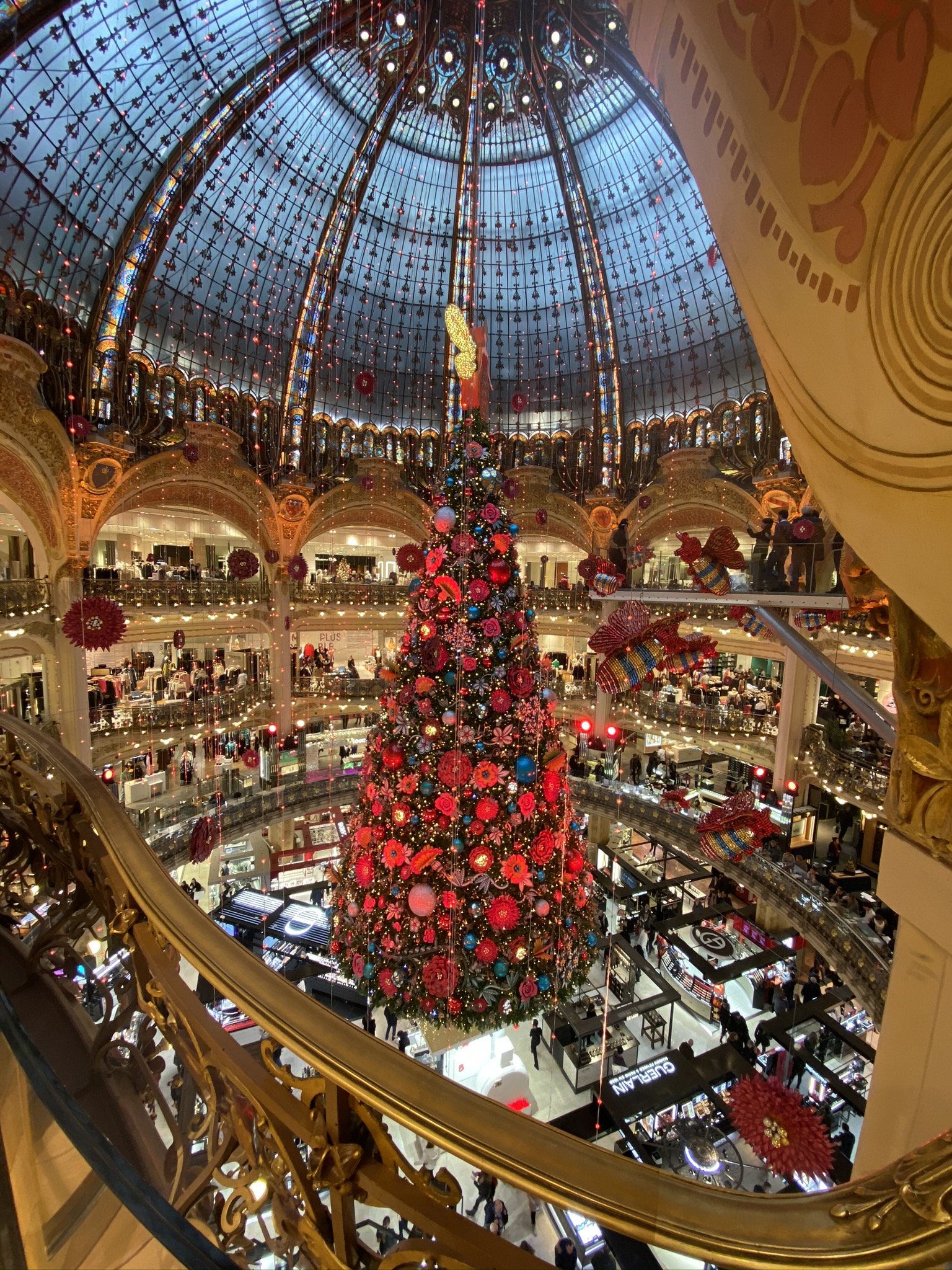 Christmas in Paris: The story behind the iconic Christmas tree of the Galeries  Lafayette 